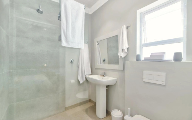 RipTide Apartment on 28 Main Road Struisbaai