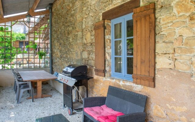 Secluded Holiday Home in Lacapelle-biron With Swimming Pool