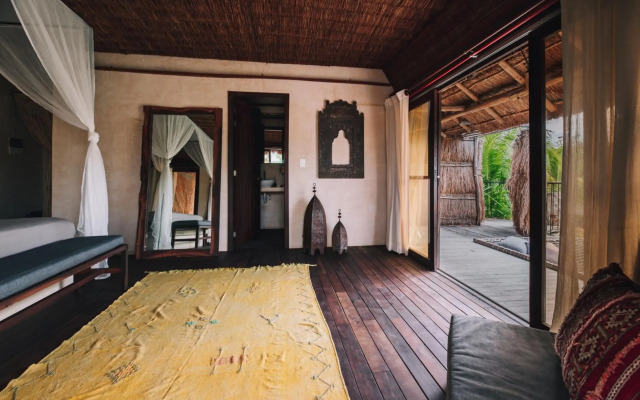 Radhoo Tulum