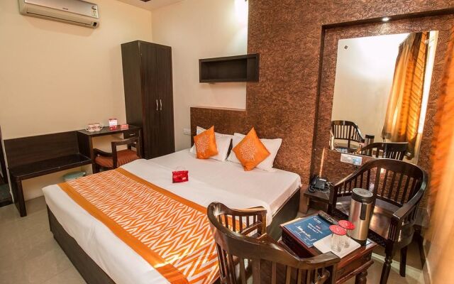 OYO 1919 Hotel Monarch Regency