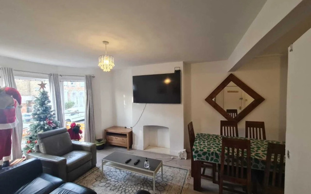 3-bed House in London Self-contained in Ladywell