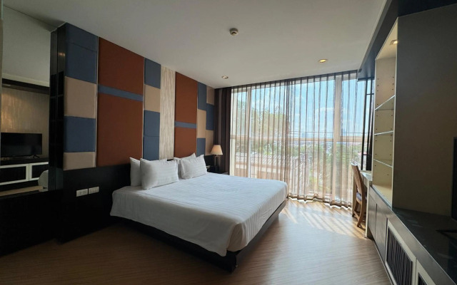The Sunreno Hotel