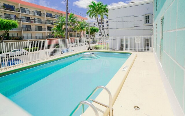 Modern 2BR APT Pool 6Min Walk Miami Beach Kitchen 21