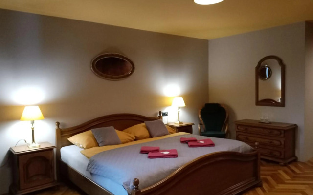 Hotel Cade