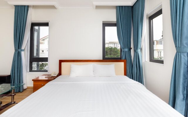 Sunny Hotel and Apartment