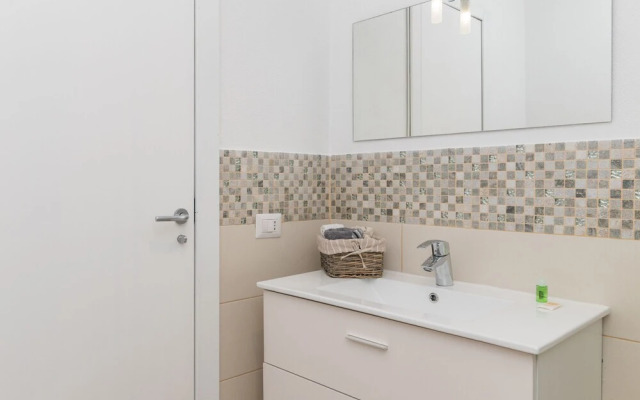 I Fari 85 600mt From The Beach