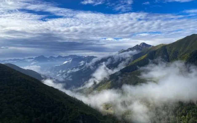 Jiuzhaigou Yunfengli International Outdoor Camp