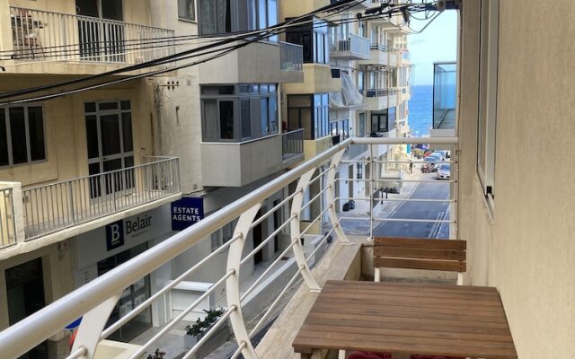 Side SeaView 3Bedrooms Apartment Sliema