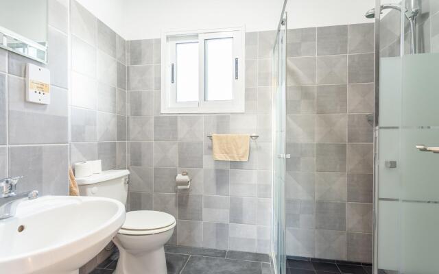 Sun Beach Villa Tria Large Private Pool Walk to Beach A C Wifi Car Not Required - 2282
