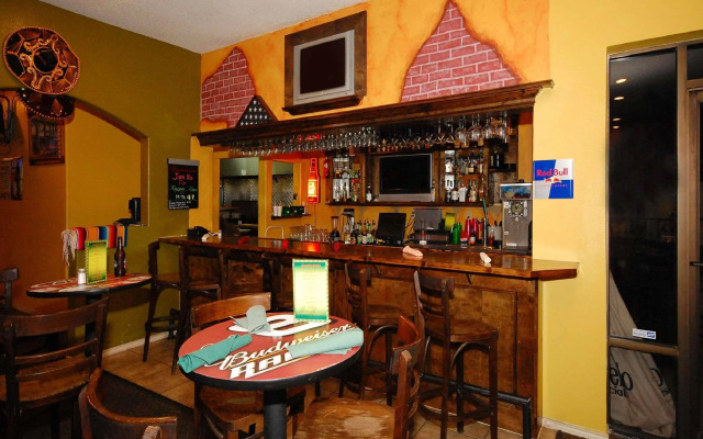 Best Western Taylor Inn