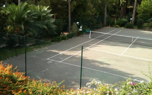 STUDIO STANDING VUE MER 2 PERS. 5 min.CANNES