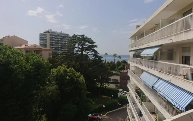 Spacious 70 M Flat with Balcony And Sea View!