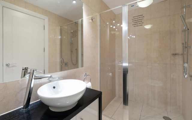 Lakefront Luxury 911 Studio