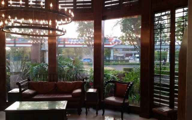 Carousel Inn & Suites