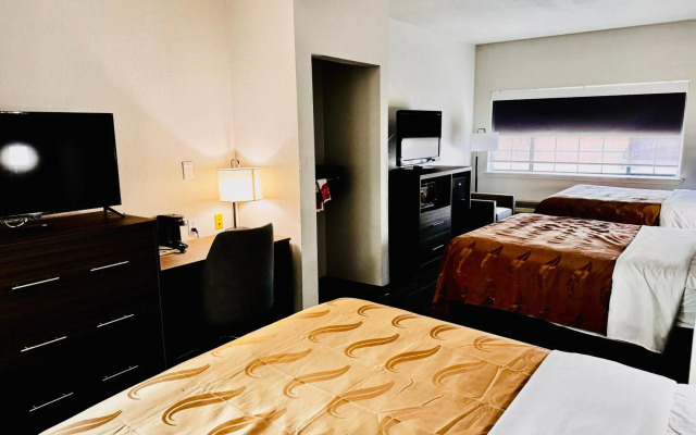 Quality Inn near SeaWorld - Lackland