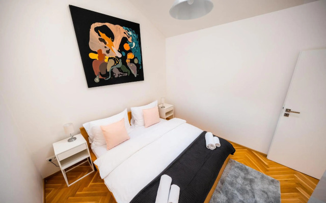Luxurious Woodrow Wilson apt in Prague centre