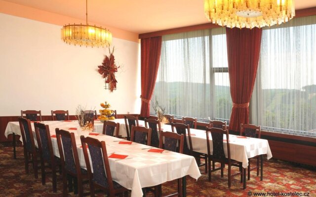 Hotel Lzne Kostelec u Zlna