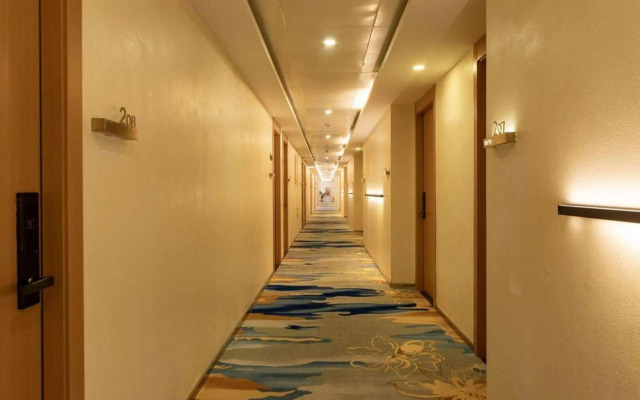 Yingshang·High-end LOFT Hotel Apartment (Longsheng Building, Xiang'an District)