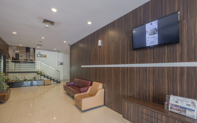Capital O 1279 Hotel Grand Celino Makassar – Lobby – Makassar