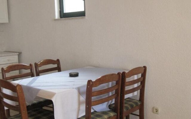 Pansion & Apartments Sidro