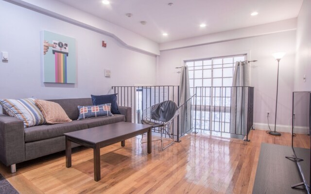 Premier Theater District Suites by Sonder