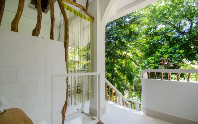 CocoLoco Boracay Beach Resort