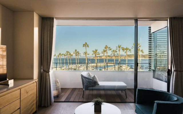 Malibu Hotel