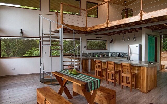 Finca Bellavista Treehouse Community