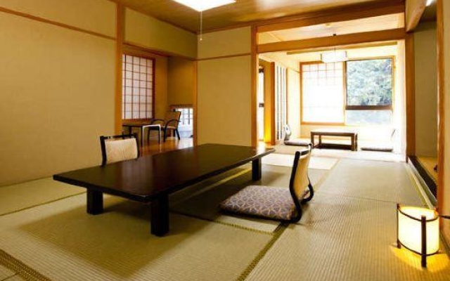 Ryujin Onsen Shimogoten – Guest Rooms – Tanabe