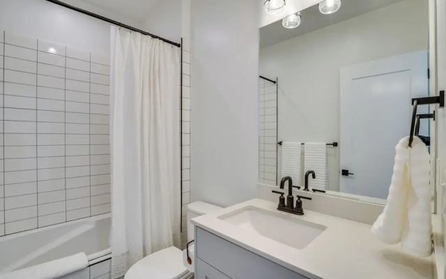 Modern Downtown Provo Townhome w/ Balcony!