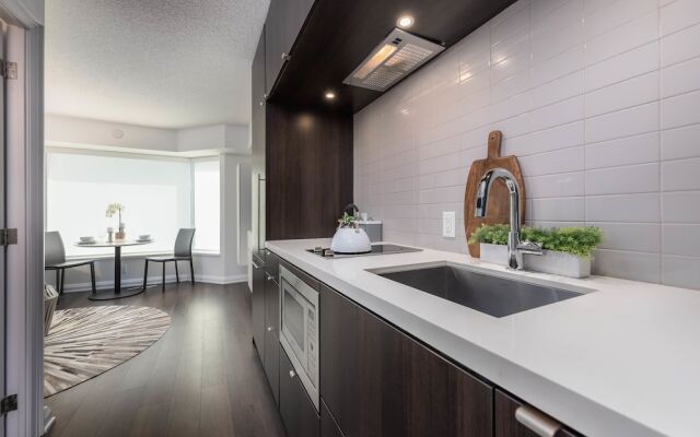 QuickStay - Executive Condo in Yorkville (Yonge & Bloor)