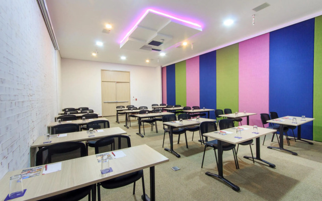 Pop Art Hotel Tocancipá y Centro de Convenciones