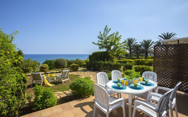 Sirina Lina Beachfront Suite