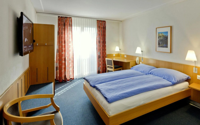 Good Night Inn