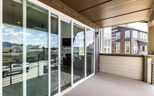 Modern Mountain Retreat Sleeps 10 Park City