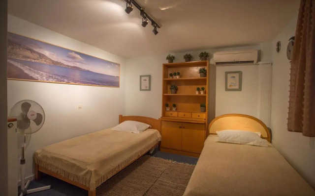Luxury Country House in Kalamata / SP