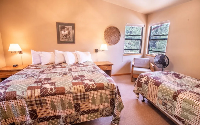 Castle Mountain Lodge