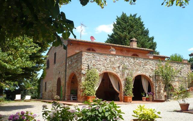 Panoramic Villa in Tuscany Rolling Hill, Well Connected, Everyday new Journey to