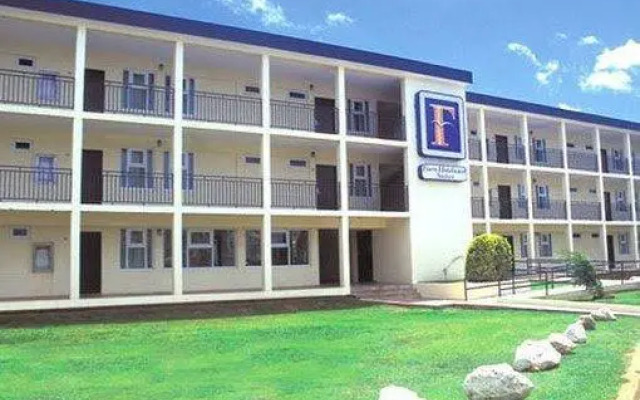 Sea Land Air Suites