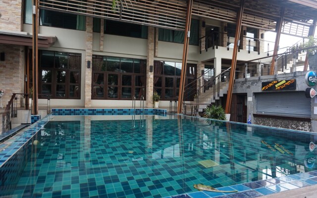 Narakul Resort Hotel