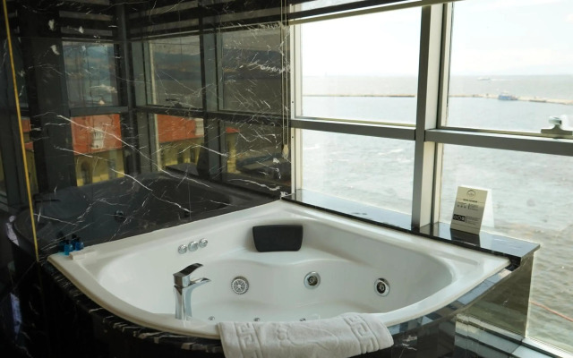 Pasaport Pier Hotel