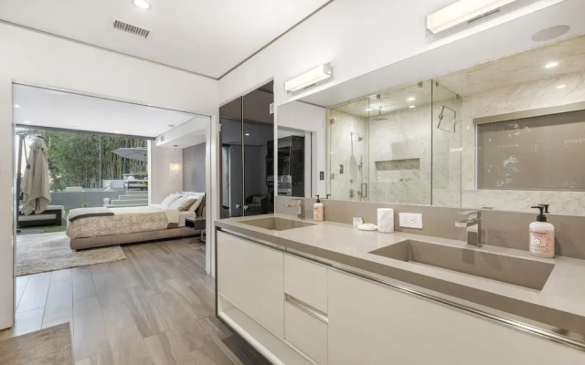 Sunset Heights - Elegant Modern Villa With Beautiful Views in the Hills