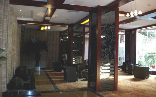 Red River Hotel