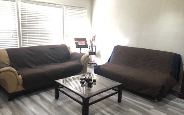 Lovely 2 Bedroom Home with Pool