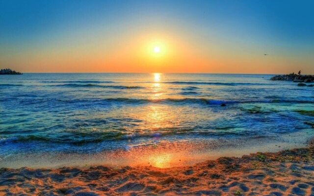 Modern & Stylish Apt of City 5min Beach