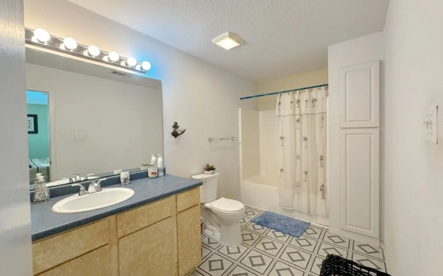 Sea Note 3 Bedroom Home by RedAwning