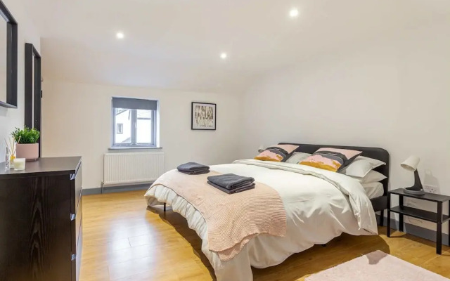 Host Stay Bridge Street Residence