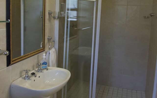 Bayswater Lodge