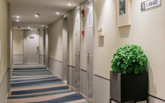 Home Inn Selected (Zhuhai Gongbei Port Qinglv South Road)