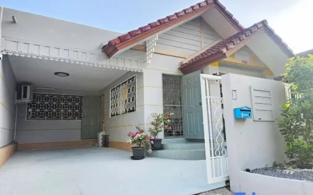 Yachting House  Thalang,Near the beach and airport